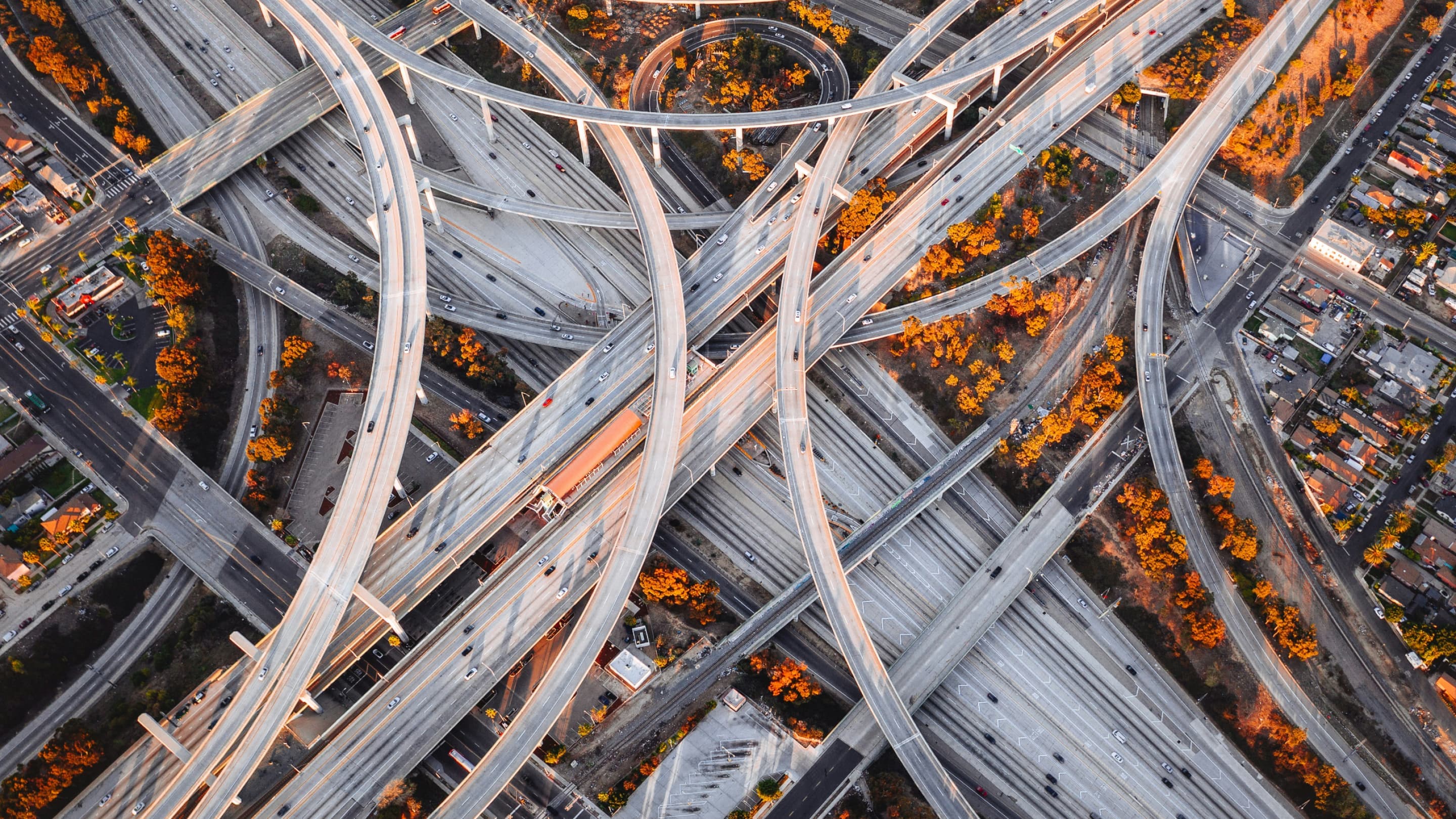 5 Reasons Why Your Company Needs an Employee Shuttle