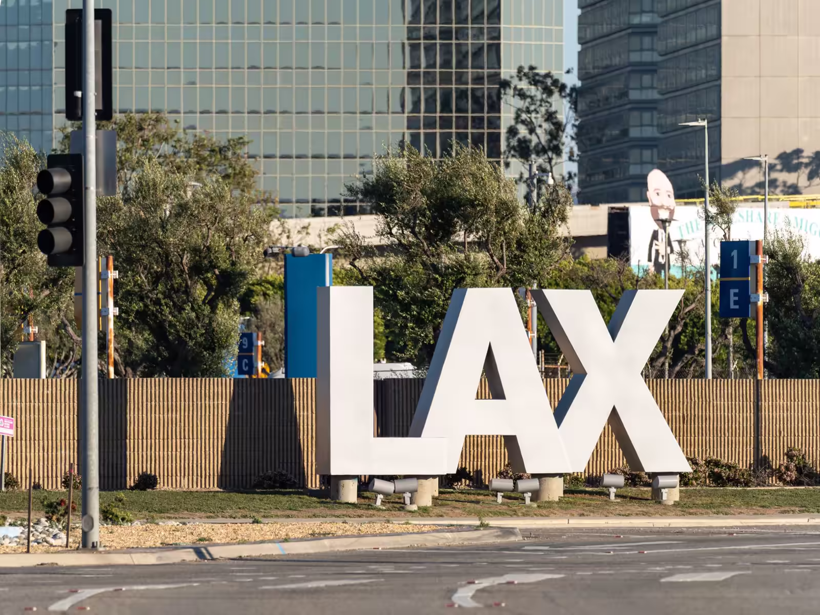 Group Airport Pickup & Drop-Off at LAX: Charter Bus vs. Shuttle vs. Rideshare