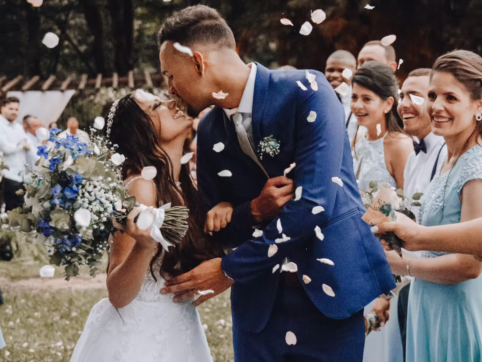 Seattle Wedding Shuttle Service: The Complete Guest Guide